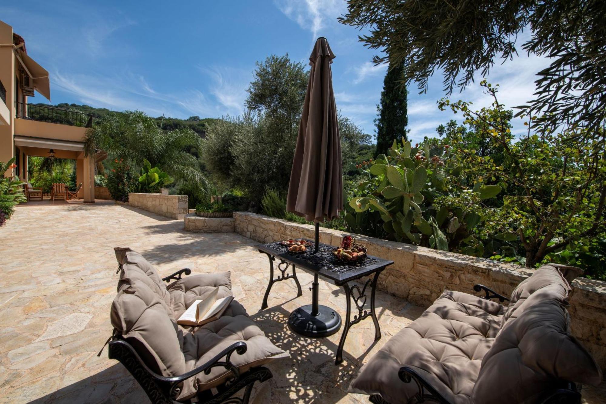 Serenity River Villa Palaiochora Exterior photo