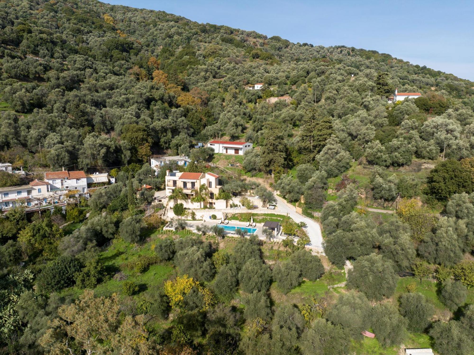 Serenity River Villa Palaiochora Exterior photo